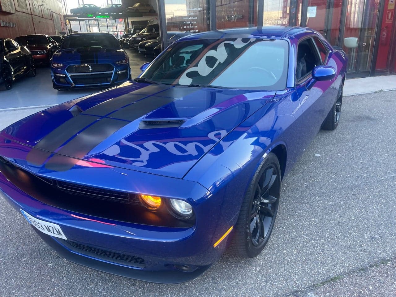 DODGE Challenger SXT RWD