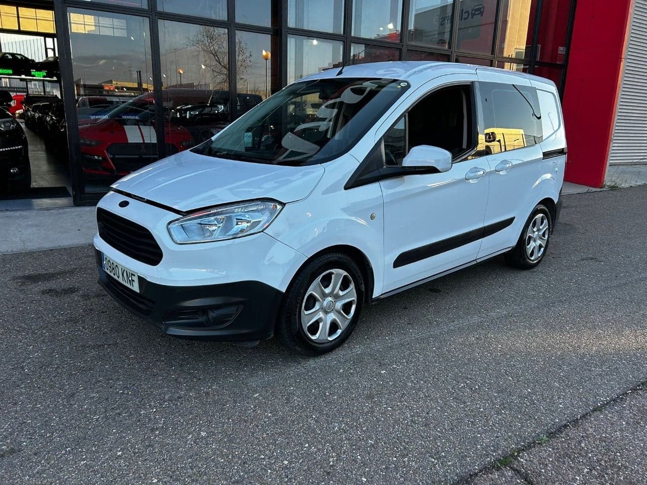 FORD Tourneo Courier 1.5 TDCi 74kW 100CV Titanium